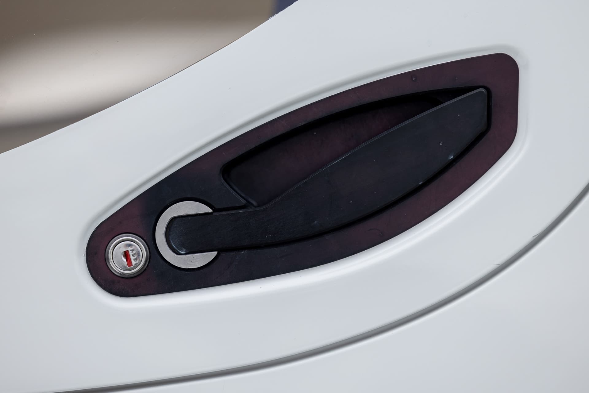 Car-like door handles